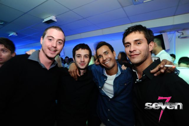 Cliquer pour voir l'image en taille réelle