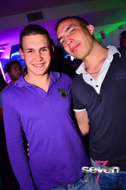 Cliquer pour voir l'image en taille réelle