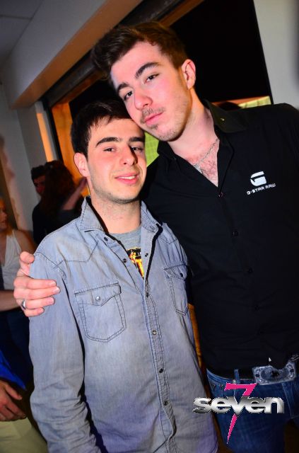 Cliquer pour voir l'image en taille réelle