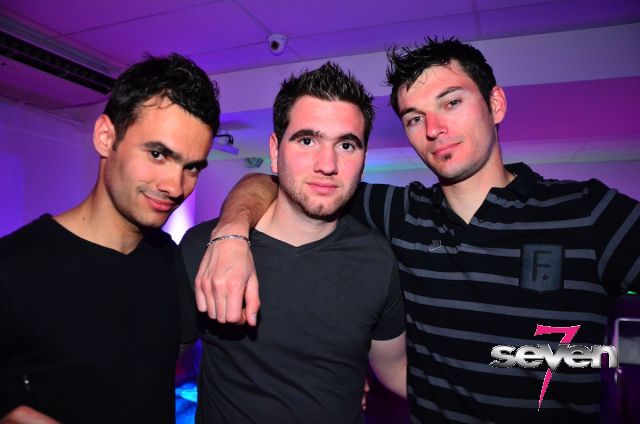 Cliquer pour voir l'image en taille réelle