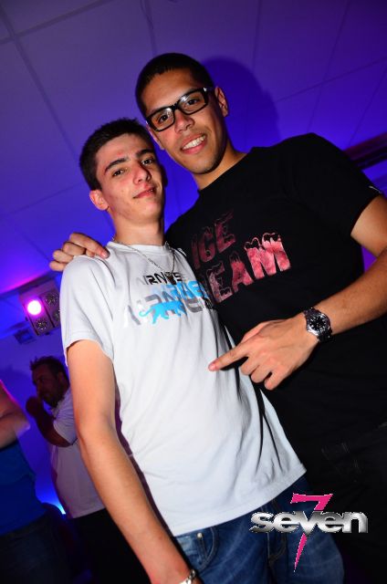 Cliquer pour voir l'image en taille réelle