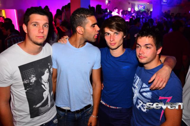 Cliquer pour voir l'image en taille réelle