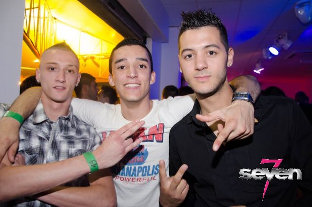 Cliquer pour voir l'image en taille réelle