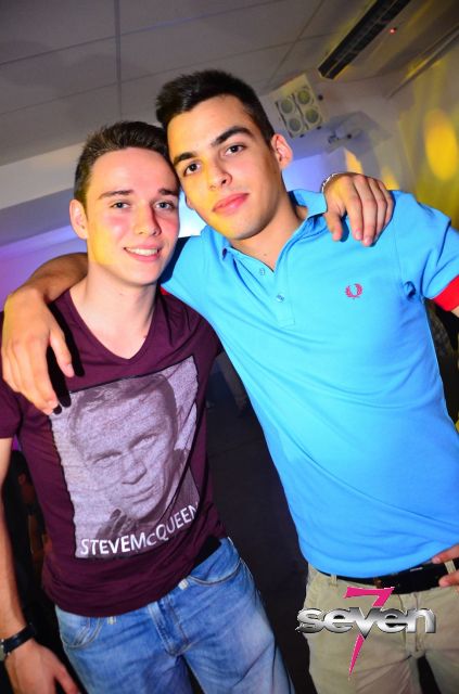 Cliquer pour voir l'image en taille réelle