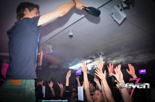 Cliquer pour voir l'image en taille réelle