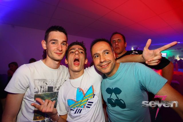 Cliquer pour voir l'image en taille réelle