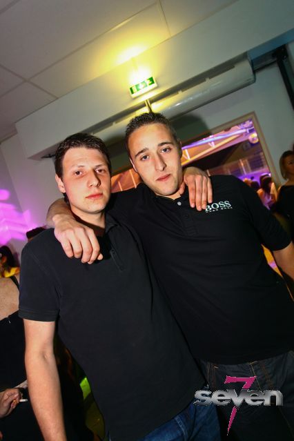 Cliquer pour voir l'image en taille réelle