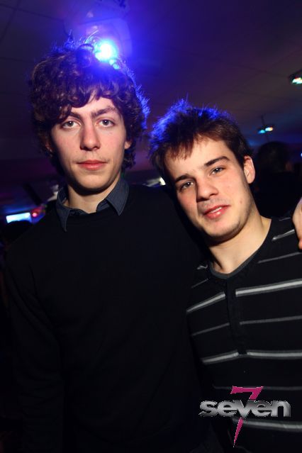 Cliquer pour voir l'image en taille réelle