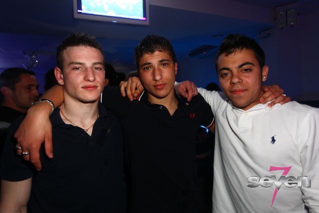 Cliquer pour voir l'image en taille réelle