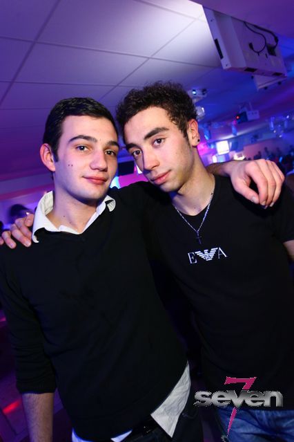 Cliquer pour voir l'image en taille réelle