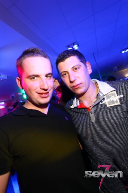 Cliquer pour voir l'image en taille réelle