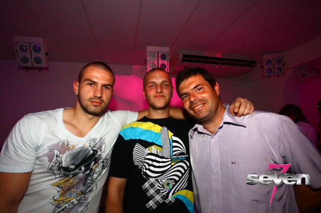 Cliquer pour voir l'image en taille réelle