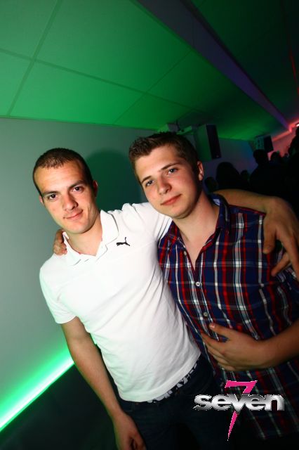 Cliquer pour voir l'image en taille réelle