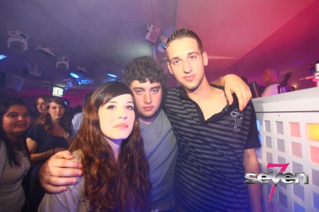 Cliquer pour voir l'image en taille réelle