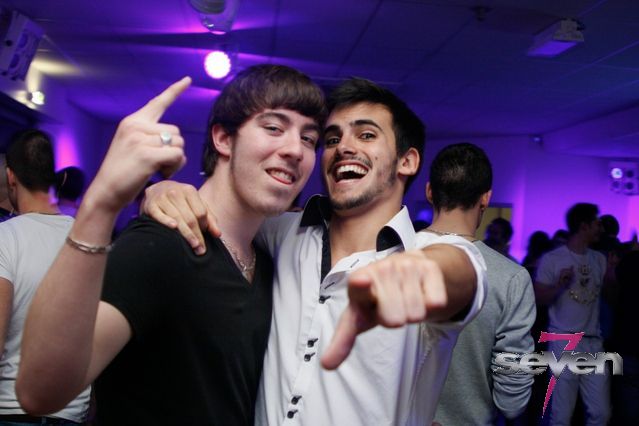 Cliquer pour voir l'image en taille réelle