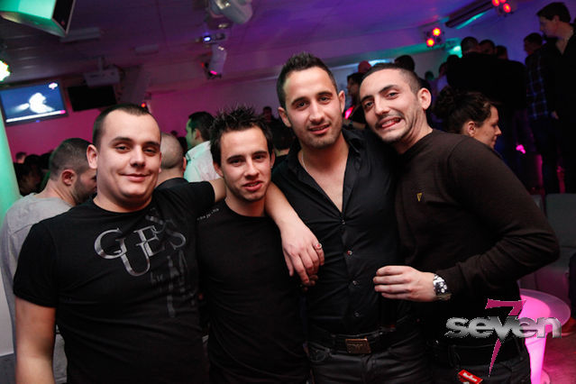 Cliquer pour voir l'image en taille réelle