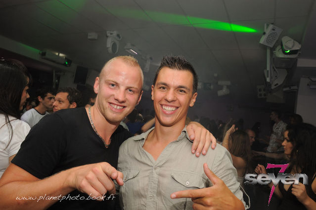 Cliquer pour voir l'image en taille réelle