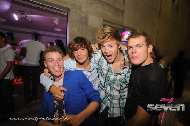 Cliquer pour voir l'image en taille réelle