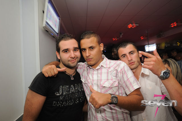 Cliquer pour voir l'image en taille réelle